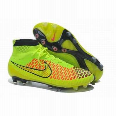 crampon hypervenom decathlon