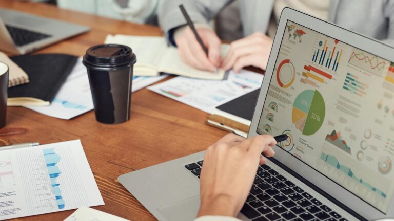 Tableau de bord des achats : l’outil essentiel pour votre service