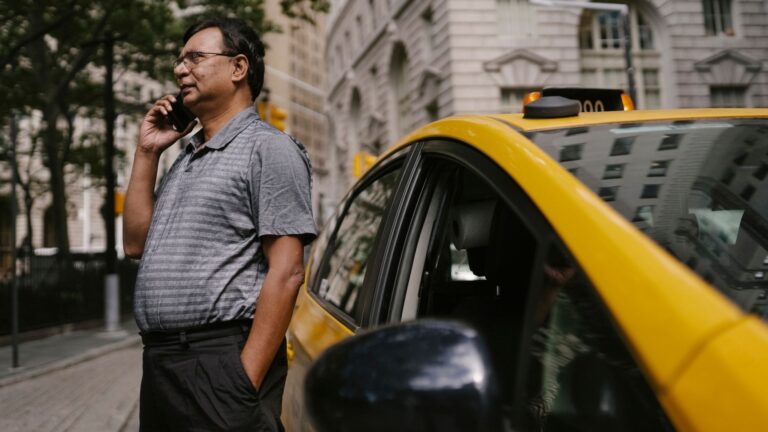 Métier de chauffeur de taxi : avantages et inconvénients
