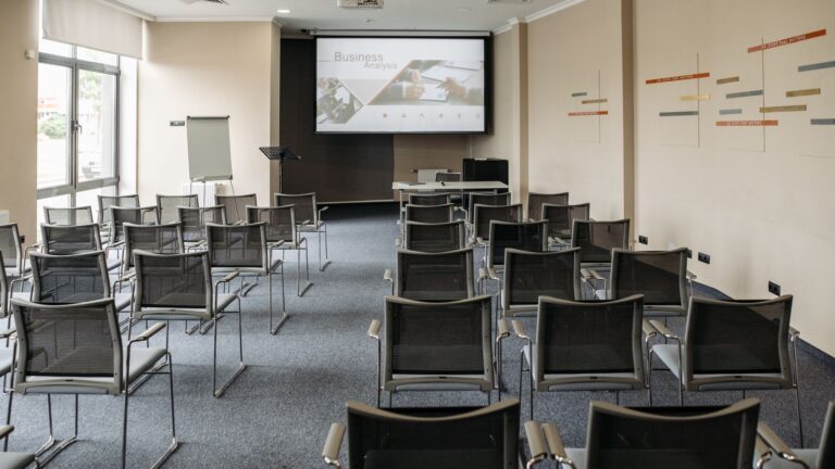 Choisir une salle de séminaire en Provence : le guide complet